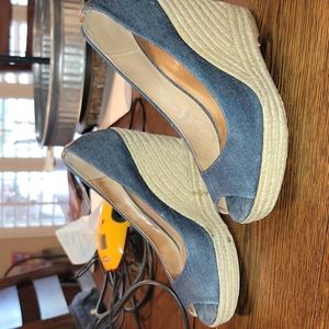 Coach 7.5 wedge peep toe heels